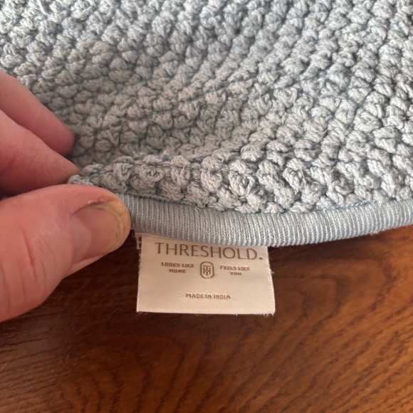 Green Textured Bath Mat - Picture 3 of 5